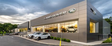 land rover dealership locator.